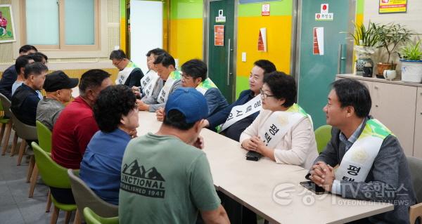 [크기변환]230926 평택(의회) 평택시의회, 명절 앞두고 전통시장 방문 2.JPG