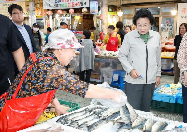 [크기변환]김경희 이천시장, 전통시장 민생 현장 방문 (1).jpg