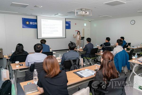 [크기변환]20231012 용인특례시의회 도시건설위원회, 2023년도 제2차 정례회 대비 의정연수 실시(4).jpg