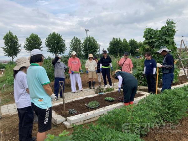[크기변환]4-2 2023년 평택시 도시농업전문가 양성교육 19명 수료.jpg