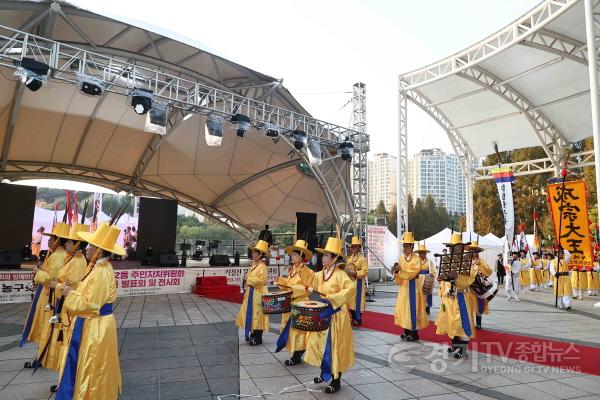 [크기변환]10-10. 14일 동백호수공원에서 열린 석성산 문화축제에서 성종대왕 어가행렬이 이어졌다.jpg