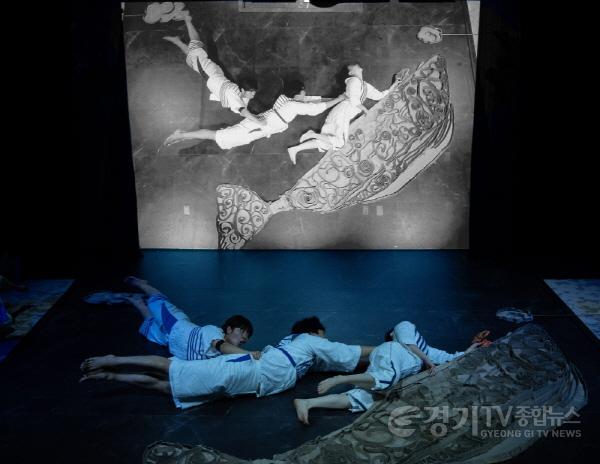 [크기변환]고래바위에서 기다려(공연사진1).jpg