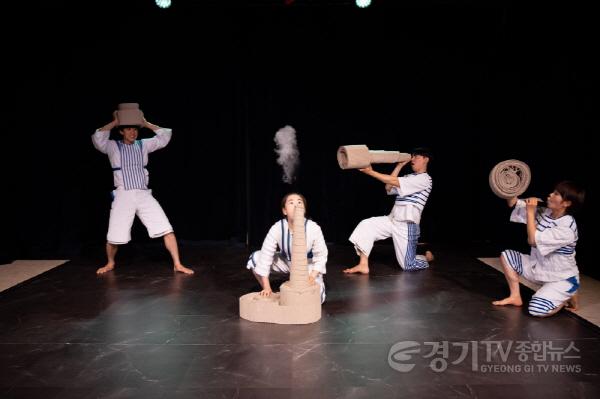 [크기변환]고래바위에서 기다려(공연사진2).jpg