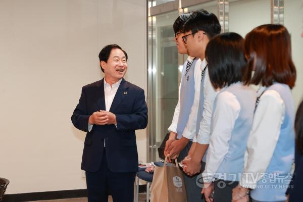 [크기변환](1027)[미래교육과]주광덕 시장, 공감하고 소통하는 ‘판곡고’ 교육 간담회 참석(사진1).JPG