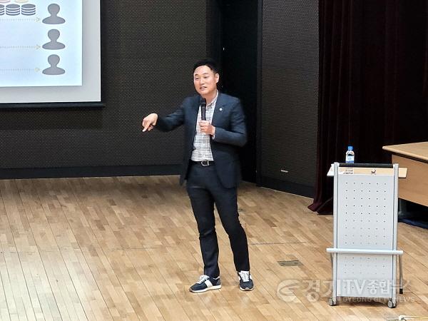 [크기변환]231031_오석규 의원, 베이비부머 대상 중장년행복캠퍼스 특강.jpg