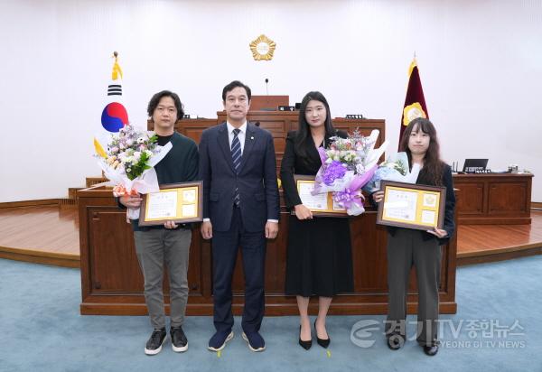 [크기변환][사진자료] 하남시의회 제325회 임시회 개회…‘2023년 4분기 우수공무원’ 표창(사진_하남시의회 제공).jpg