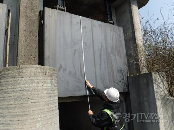 [크기변환]3-2 평택시 강우 대비 국가지방 하천 시설물 안전 점검.jpeg