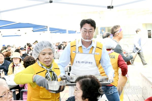 [크기변환]6-2. 연예인 봉사단 곰탕 나눔 행사.jpg