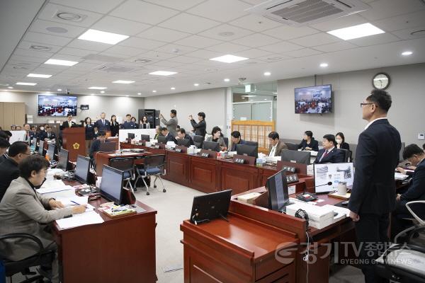 [크기변환]231114 김완규 위원장, 경기도 민생경제 회복을 위한 일자리 창출 당부1.jpg