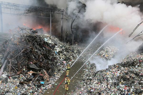 [크기변환]폐기물+처리업체+화재.JPG