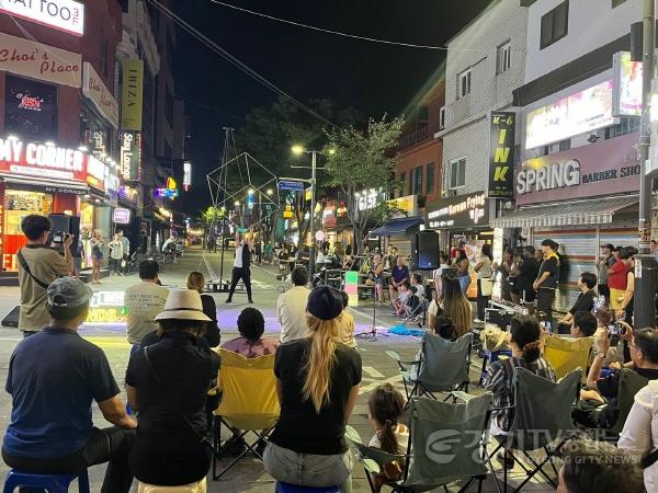 [크기변환]2-2 평택시국제교류재단 젊은 문화거리 조성 사업 성료.jpg