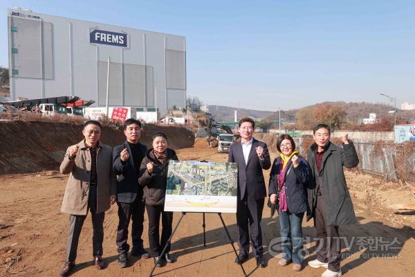 [크기변환]3-2. 지난 22일 지방도 315호선 지하차도 공사현장을 직접 방문한 이상일 용인특례시장.JPG