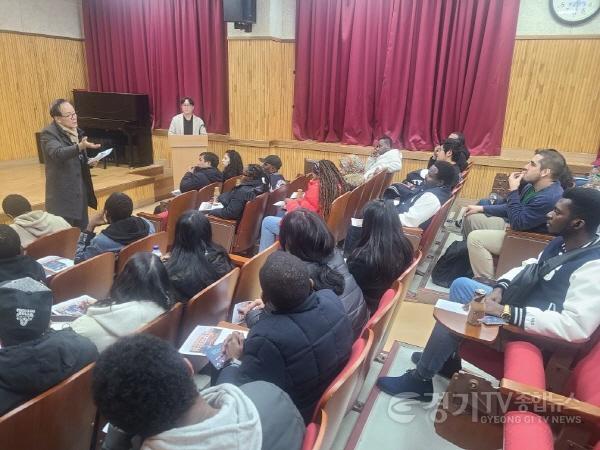 [크기변환]임대형 민자사업 우수성 널리 알린다 외국인 유학생 관내 BTL 학교 설명회 사진 1.jpg