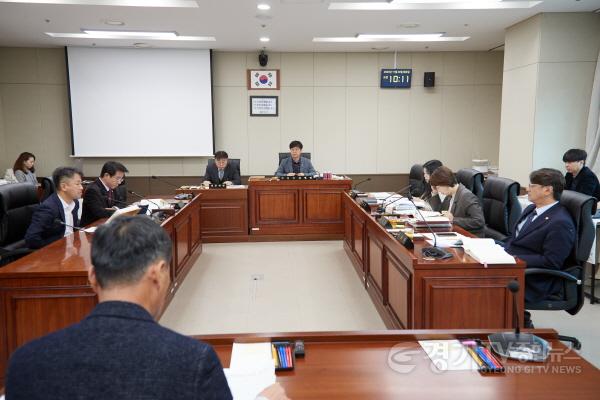 [크기변환]20231128 행정사무감사 8일차(4)도시건설위원회.jpg