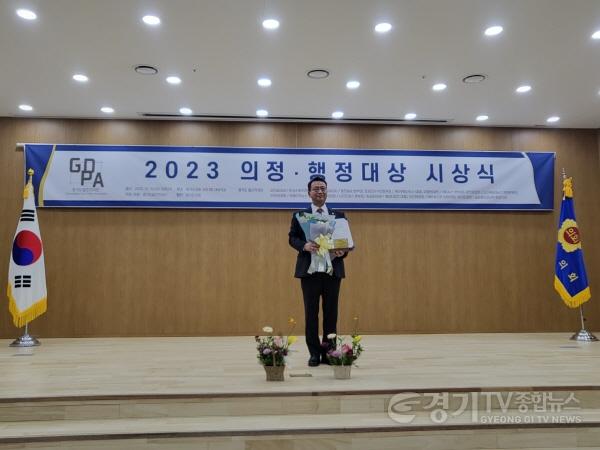 [크기변환]백현종.시상식1 (1).jpg