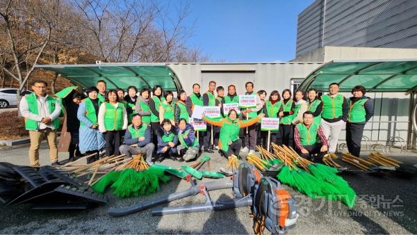 [크기변환]이천시 자율방재단, 겨울철 대비 제설장비 교차 점검 (1).jpg