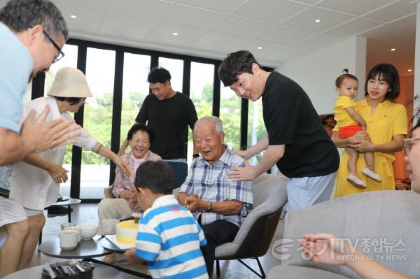 [크기변환]4-3. 수원시,‘제9회 아이가 있어 행복한 가족 사진·영상 공모전’수상작 전시회 개최.JPG