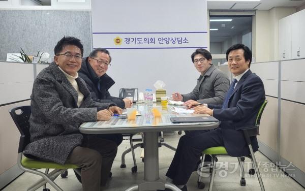 [크기변환]231222 문형근 의원, 다목적 체육관 시설 환경정비 논의 가져 (1).jpg