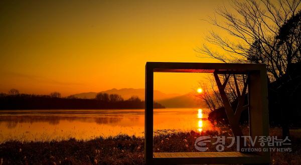 [크기변환]광주시 남종면 수청나루터에서 바라본 일출 전경.jpg
