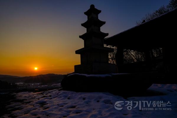 [크기변환]사본 -광주시 도척면 수도사에서 바라본 일출 전경.jpg