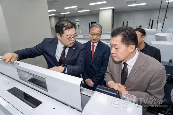 [크기변환]1-2. 이재준 수원특례시장, 수원으로 이전한 치과용 의료기기 제조 기업 덴티움 방문.jpg