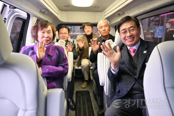 [크기변환]01 양평군 행복버스 2호 양동면 달린다(1).jpg