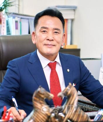 정병관 의장님 사진.jpg