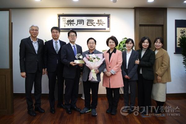 [크기변환](0115)[인사과]남양주시, 2023년 공공문장 바로 쓰기 ‘대상’ 수상(사진1).jpg