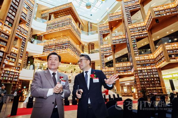 [크기변환]1.이재준 수원특례시장, “스타필드 수원, ‘상생의 아이콘’되길 바란다”.jpg