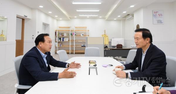 [크기변환]이권재 오산시장_임태희 교육감 간담회_02.JPG