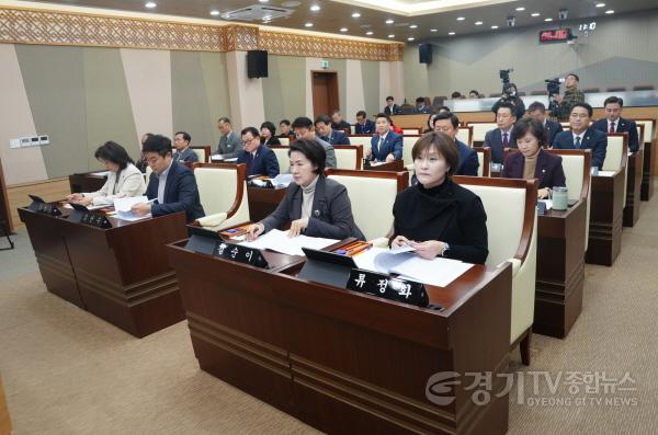 [크기변환]240205 평택시의회, 제244회 임시회 폐회 (3).JPG