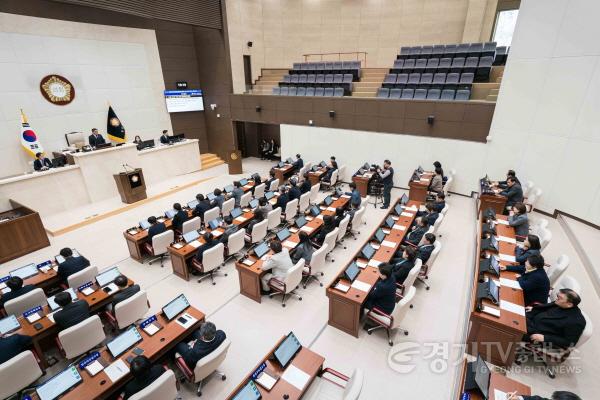 [크기변환]20240206 제279회 임시회 제2차 본회의(2).jpg