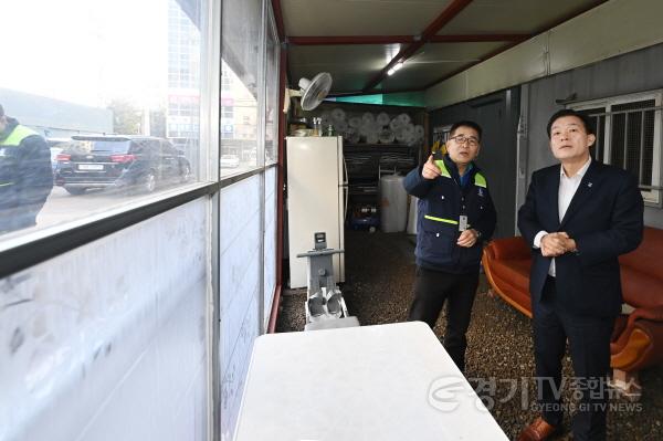 [크기변환]이재준 수원시장,가사홈서비스 현장 실무원 격려(1).jpg