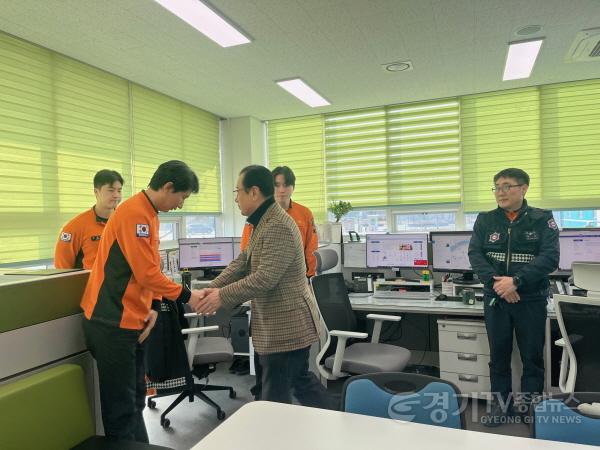 [크기변환]이현재 하남시장 설 연휴 최일선 현장 근무자 노고 격려(2).JPG