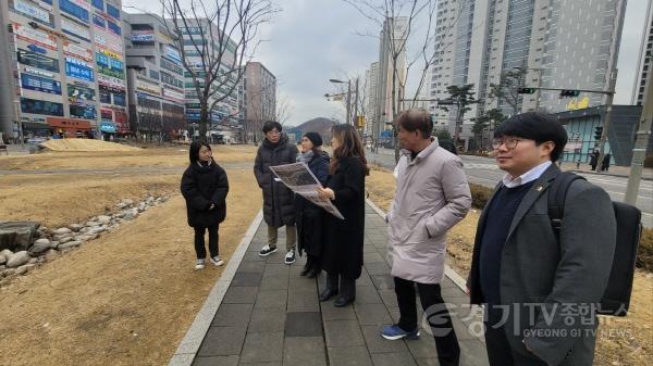 [크기변환]240208 유호준 의원, 경기정원문화박람회 황지해 작가 초청위해 힘 모아 (1).jpg