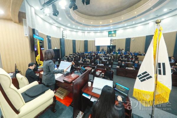 [크기변환]사진2. 제228회 임시회 1차 본회의 전경2.jpg