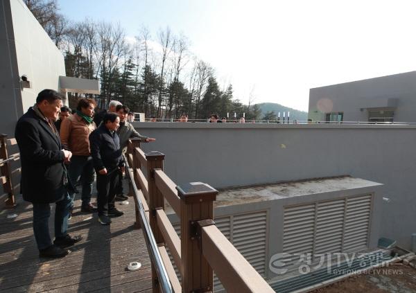 [크기변환](0216)[홍보담당관]주광덕 남양주시장, 교통 편의 위한 ‘정책 현장 투어’ 나서(진접역 환승주차장 점검).jpg