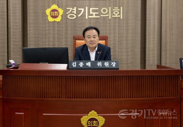 [크기변환]240221 건설교통위원회, 2024 첫 상임위 집행부 업무보고 ‘민생중심’ 정책심의 (2).jpg