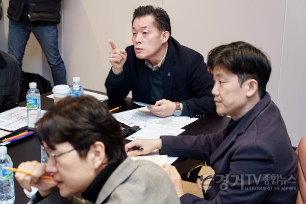 [크기변환]1-2. 이재준 수원시장, “스타필드수원 주변 주민들이 고통받지 않도록, 실효성 있는 교통개선방안 수립하라” (1).jpg