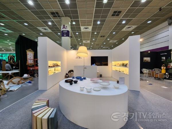 [크기변환]01-여주시 도자산업 육성위해 서울리빙디자인페어 단체 관람 지원(1).jpg