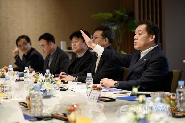 [크기변환]1-2. 이재준 수원시장, “수원 경제 활성화 위해 힘 모아 주신 기업인들에게 감사드린다”.jpg