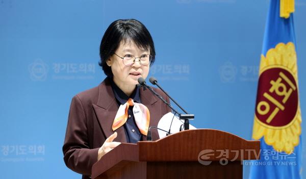 [크기변환]240308 김미리 의원, 의회패싱 조례무시 도교육청 불통 규탄(1).jpg