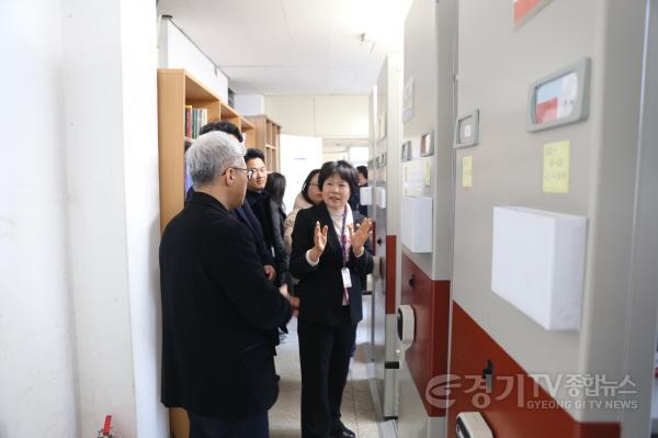 [크기변환]240311 서성란 의원, 서울구치소 특수도서관 방문해 경기도 차원의 지원방안 모색 (1).JPG.jpg