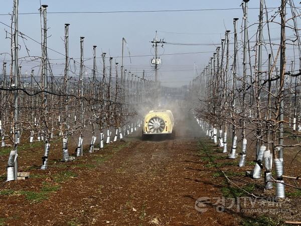 [크기변환]1.적용+농약+살포(사과).JPG