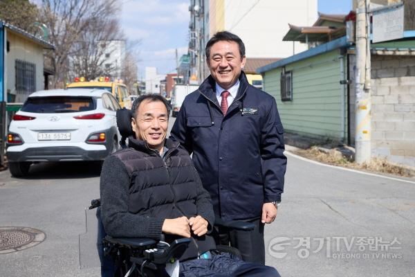 [크기변환]01-이충우 여주시장 교통약자 특별교통수단 동승체험 가져(1).jpg
