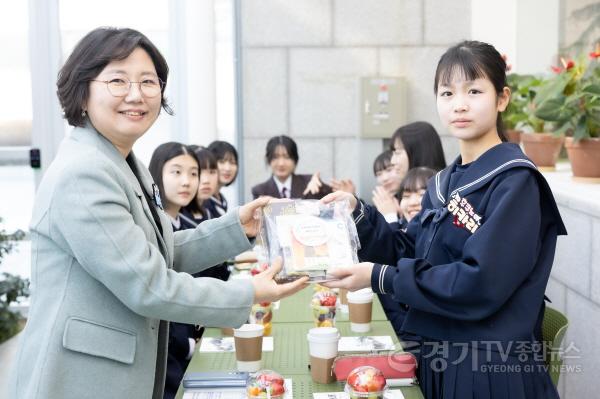 [크기변환]일본 후쿠이시 청소년 대표단,수원시 방문해 수원 청소년들과 문화교류(2).jpg