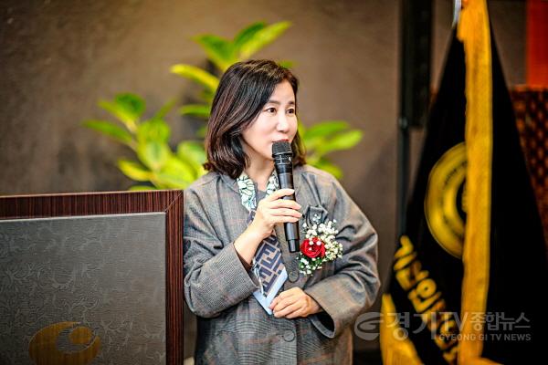 [크기변환]사진2) 축사하는 화성시의회 김경희 의장.jpg