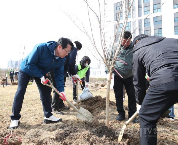 [크기변환]2-3. 식목일 기념행사.jpg
