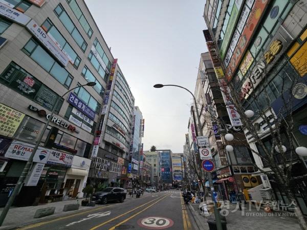 [크기변환]1. 용인특례시가 골목형상점가 지정 기준을 완화한다. 사진은 구갈동의 상점가..jpg