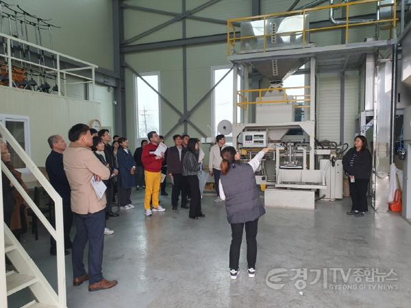 [크기변환]3-2 평택시 구매담당 공무원 중증장애인생산품 시설 현장 방문.jpg